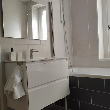 Apartment Maison Spacieuse Et Calme, Ideal Couple *